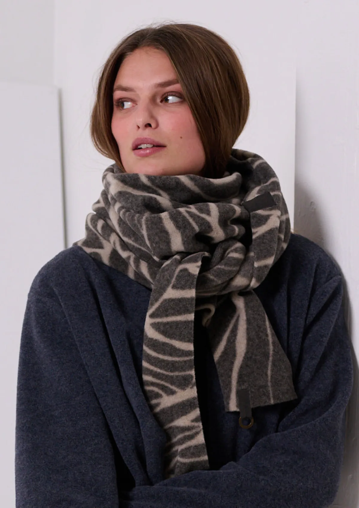 HSCPH DREIECKIGER SCHAL DREIECKIGER SCHAL - 4051P - LEAVES Hot